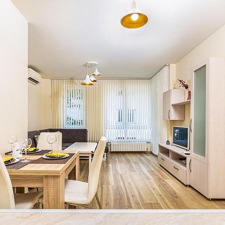 Stylish 2Bd Apartment With A Nice Cozy Terrace By Flat Mаnager بلوفديف المظهر الخارجي الصورة